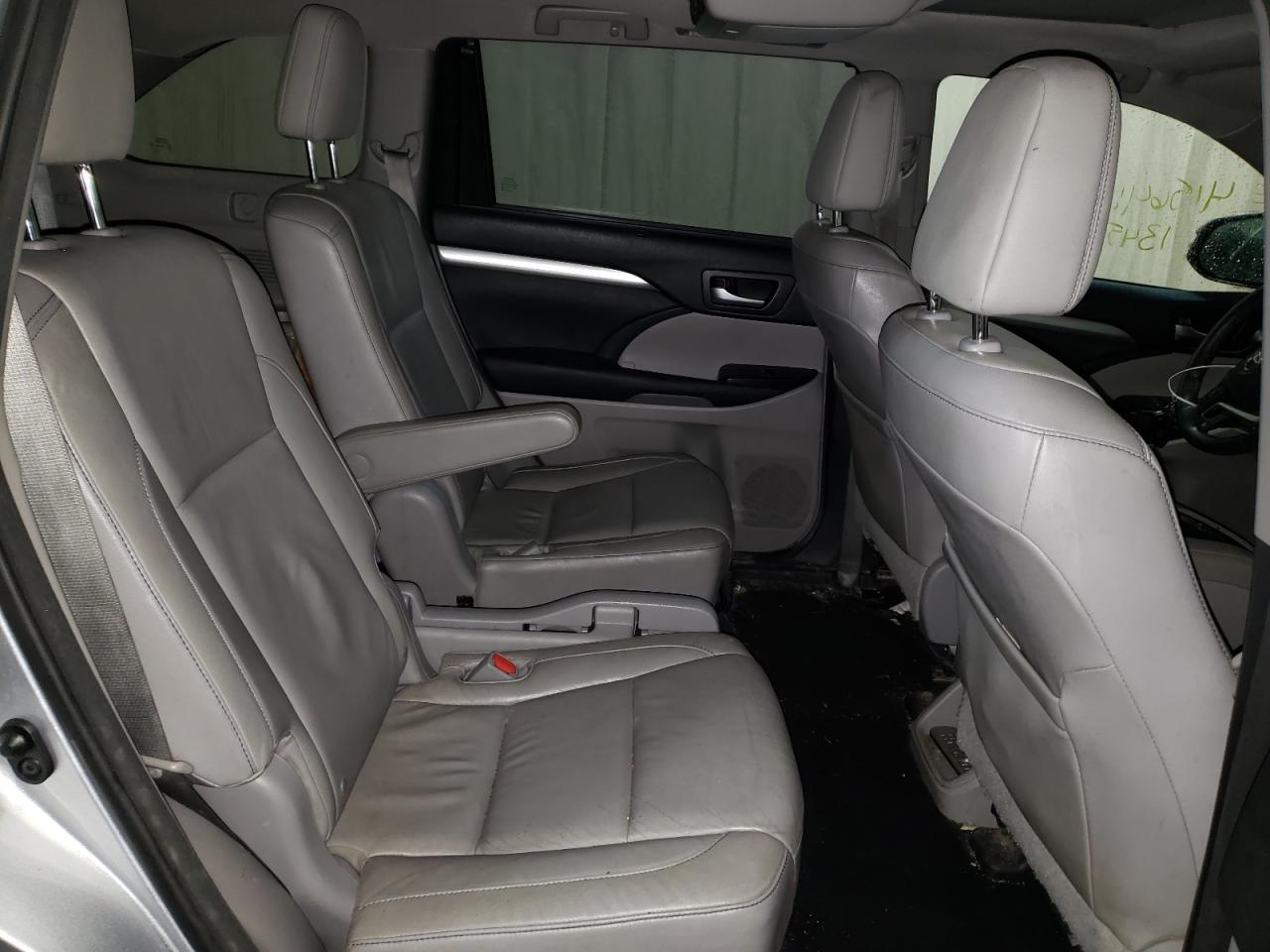 Photo 6 from auction – 2014 TOYOTA HIGHLANDER with VIN 5TDJKRFH1ES020438