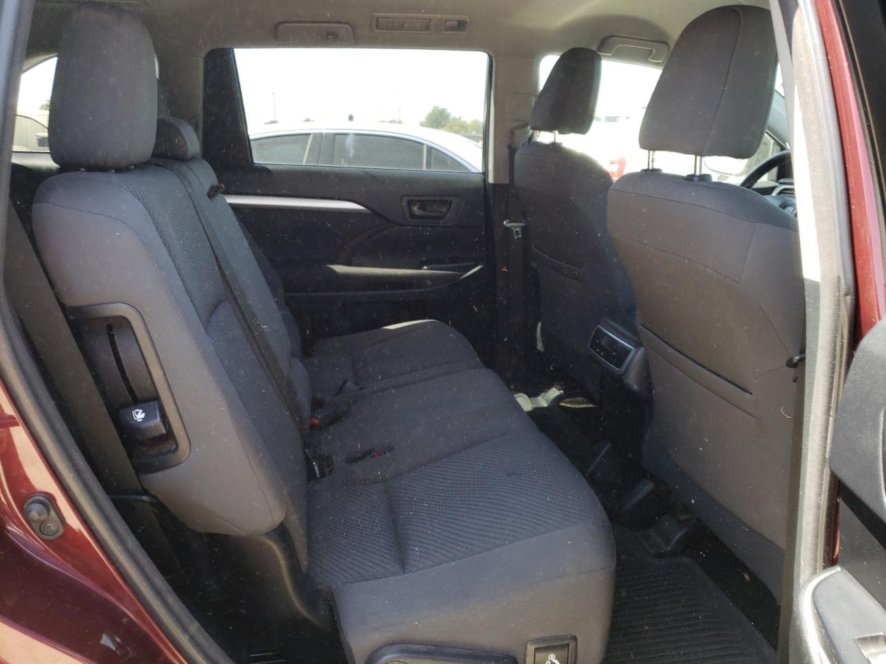 Photo 6 from auction – 2015 TOYOTA HIGHLANDER with VIN 5TDBKRFH3FS219710