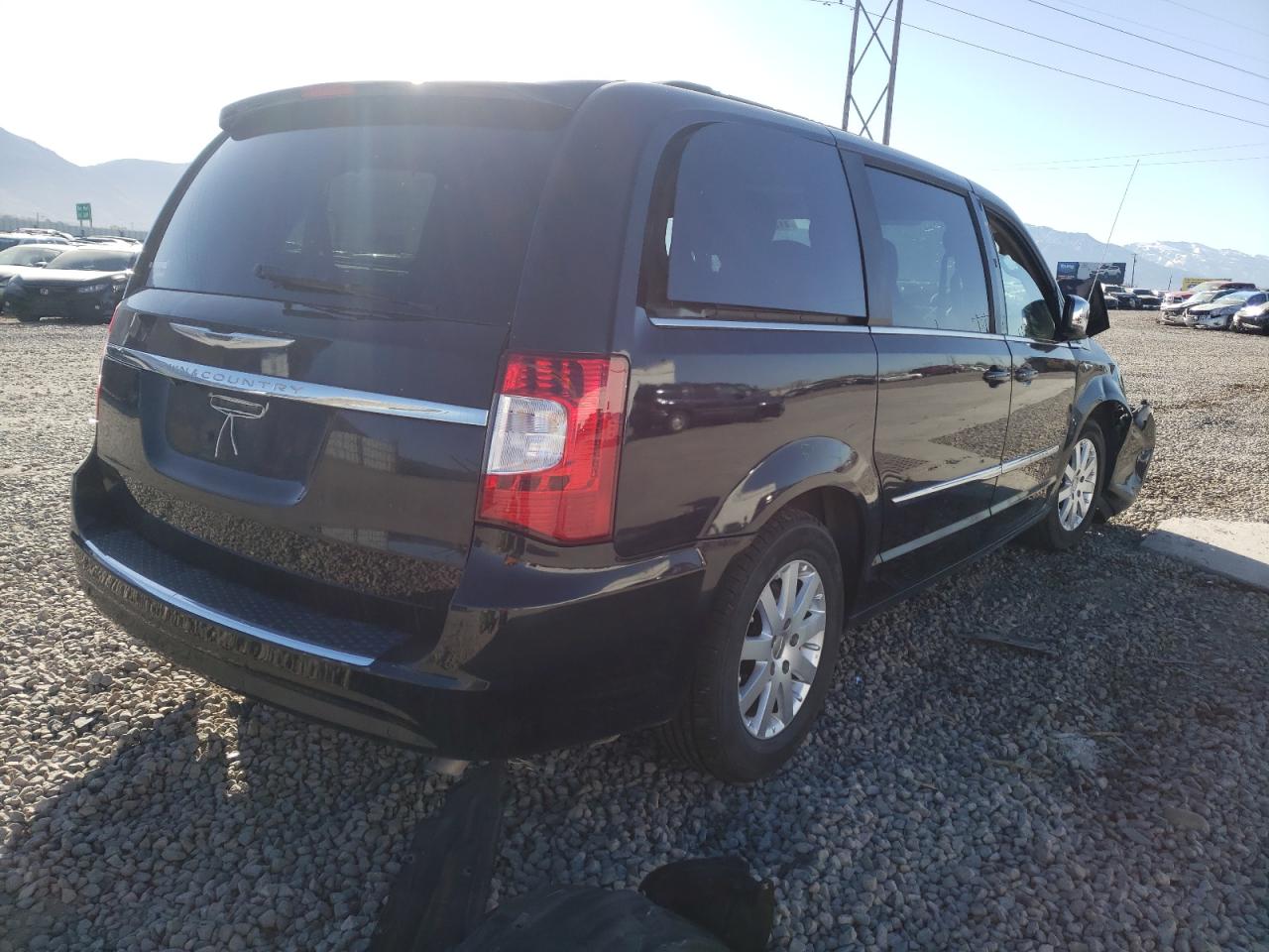 Photo 4 from auction – 2012 CHRYSLER TOWN & COU with VIN 2C4RC1CG5CR269831