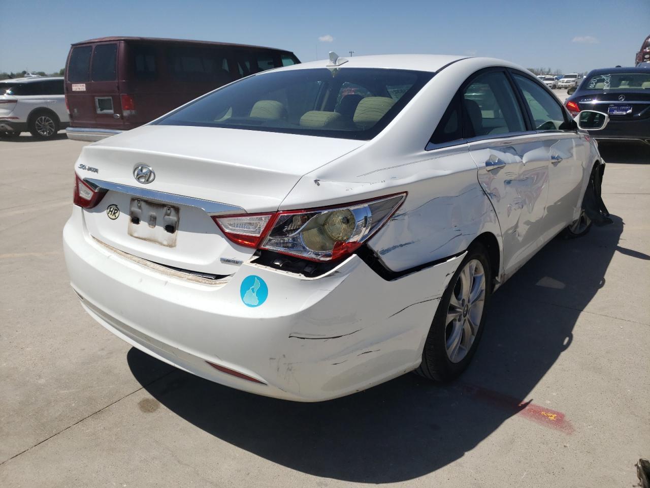 Photo 4 from auction – 2011 HYUNDAI SONATA SE with VIN 5NPEC4AC0BH282045