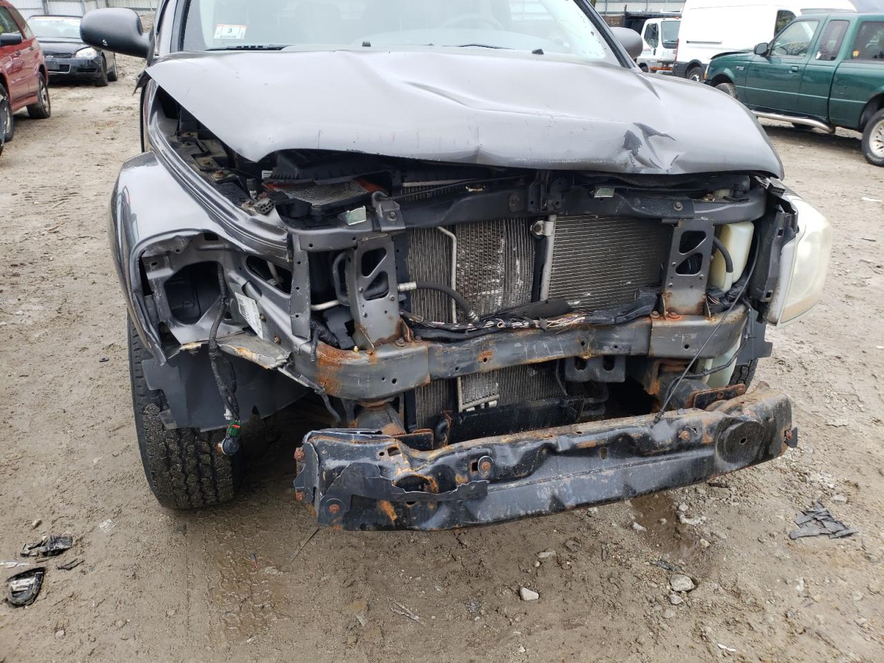 Photo 9 from auction – 2004 DODGE DURANGO SL with VIN 1D4HB48N84F188275