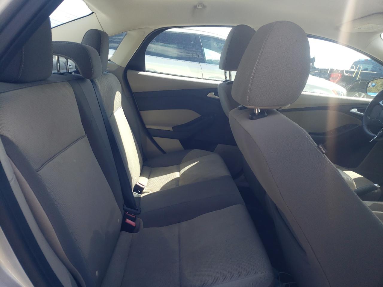 Photo 6 from auction – 2014 FORD FOCUS SE with VIN 1FADP3F28EL153518