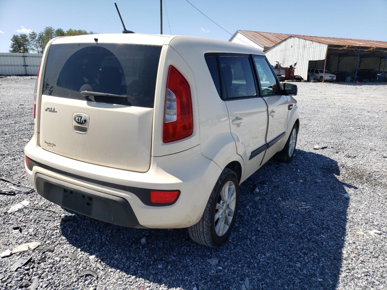 Photo 4 from auction – 2013 KIA SOUL with VIN KNDJT2A55D7767860