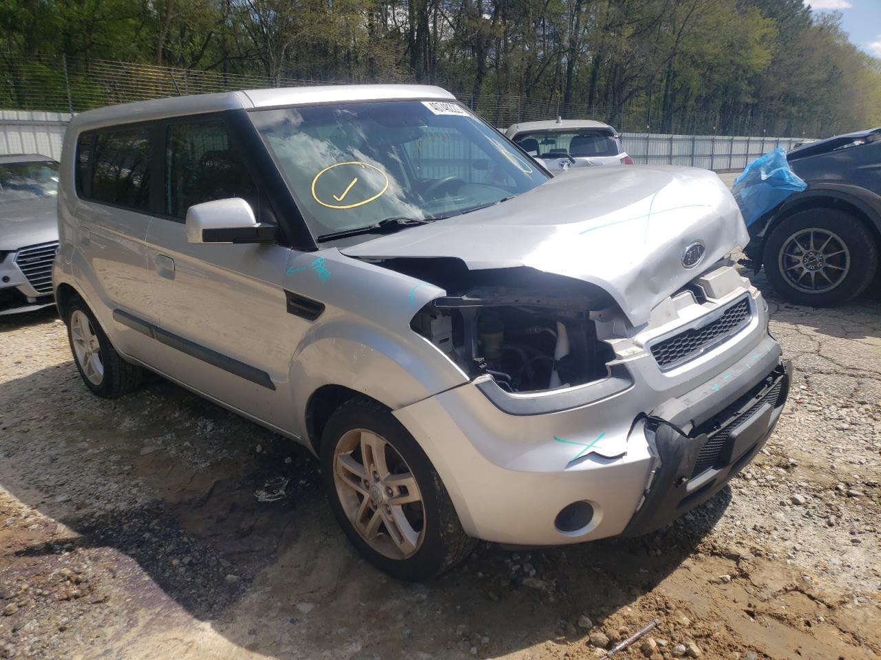 KIA SOUL + 2010 with VIN KNDJT2A23A7165525 - Photo from auction