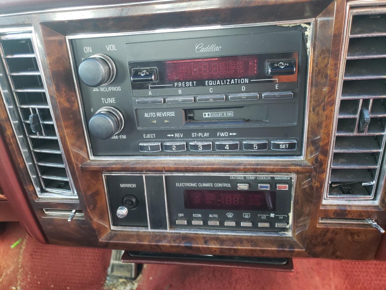 Photo 9 from auction – 1992 CADILLAC BROUGHAM with VIN 1G6DW54E9NR704772