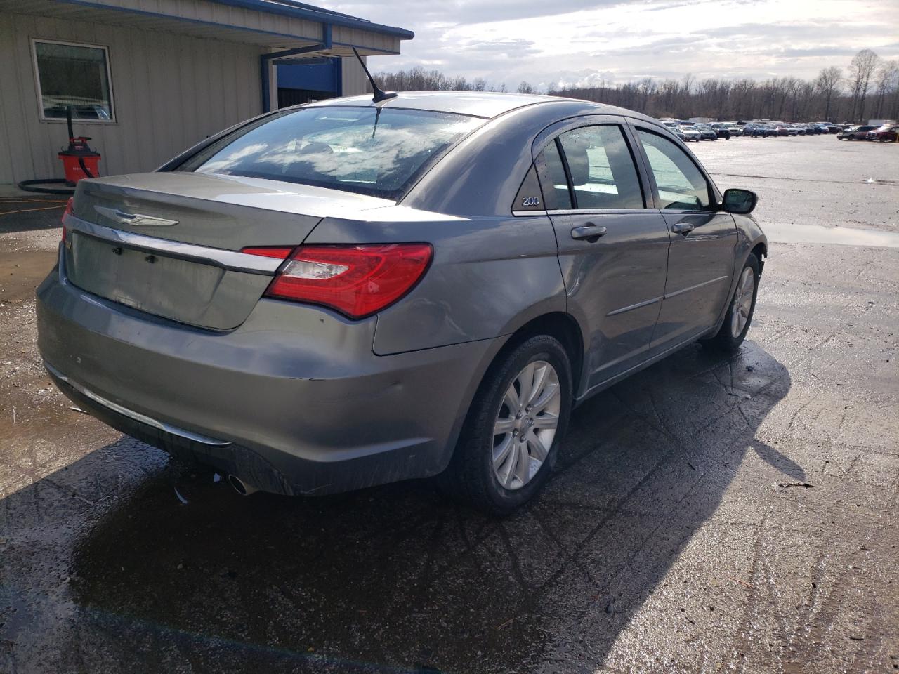 Photo 4 from auction – 2013 CHRYSLER 200 TOURIN with VIN 1C3CCBBG6DN703822