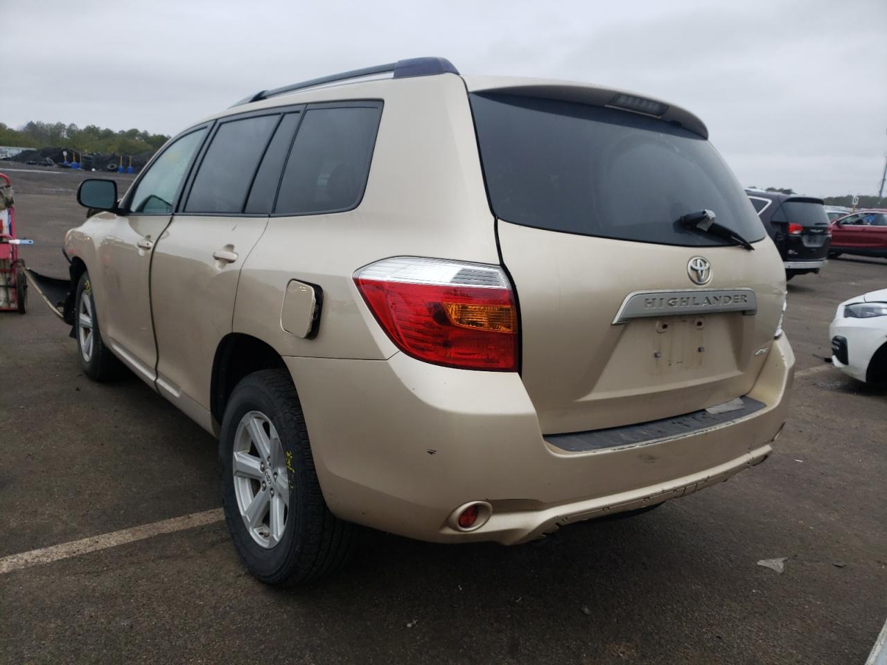 Photo 3 from auction – 2010 TOYOTA HIGHLANDER with VIN 5TDBK3EHXAS030043