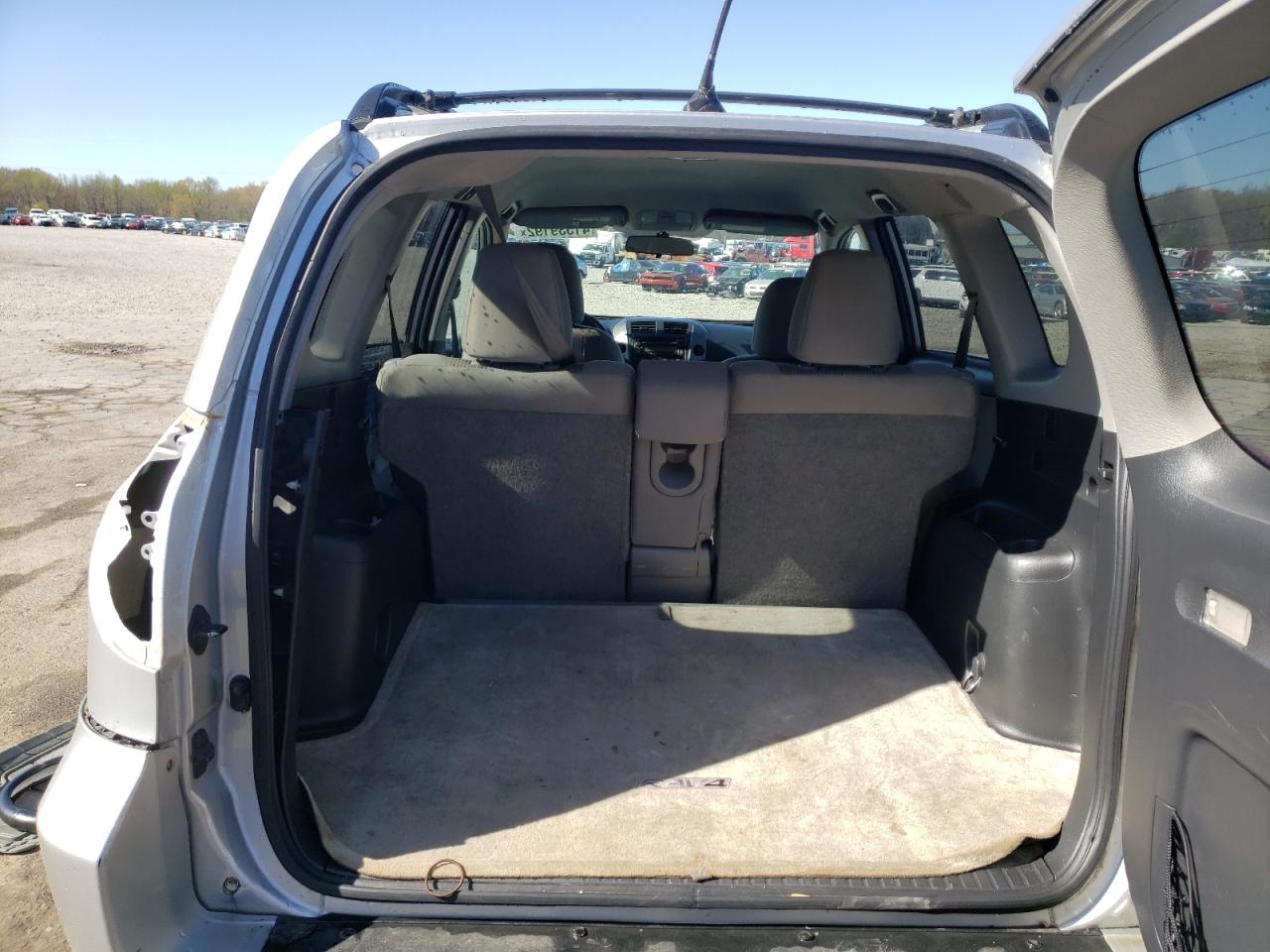 Photo 9 from auction – 2012 TOYOTA RAV4 with VIN 2T3BF4DV8CW203500