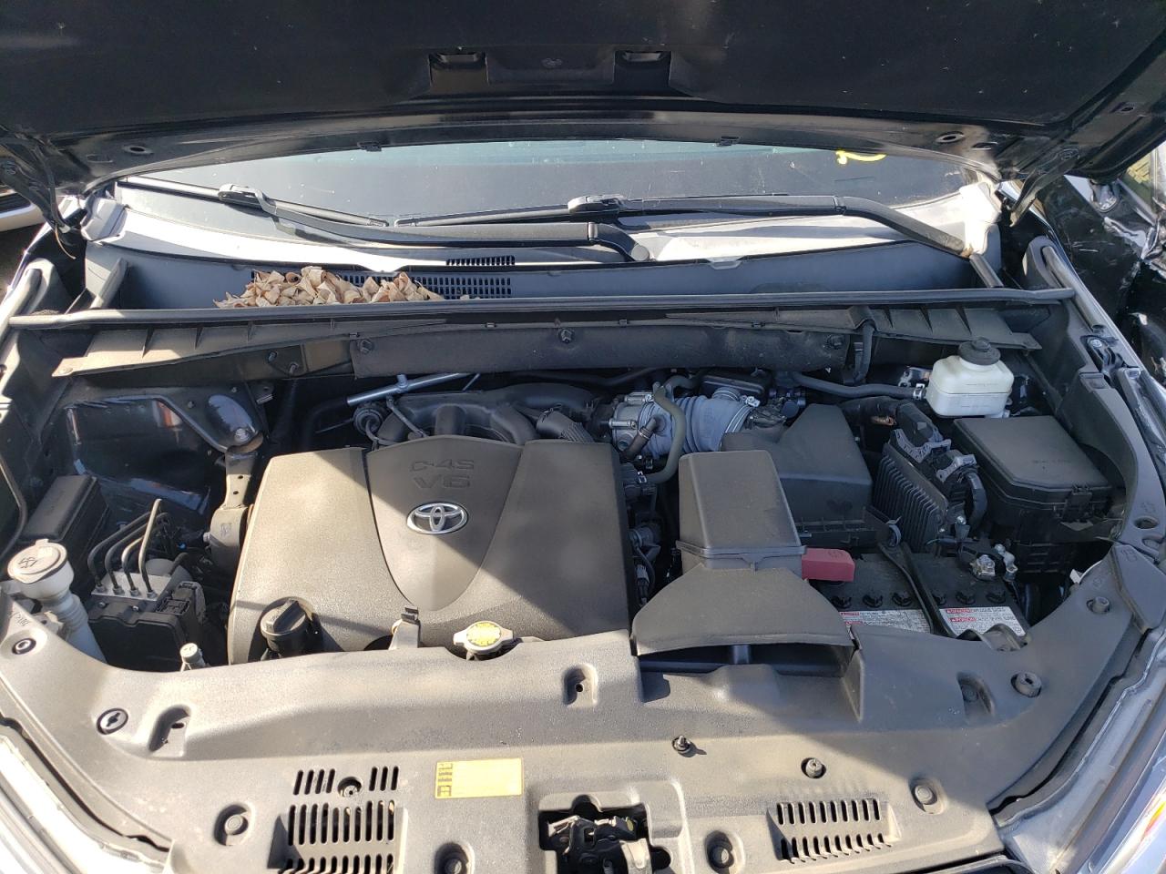 Photo 7 from auction – 2017 TOYOTA HIGHLANDER with VIN 5TDDZRFHXHS366159