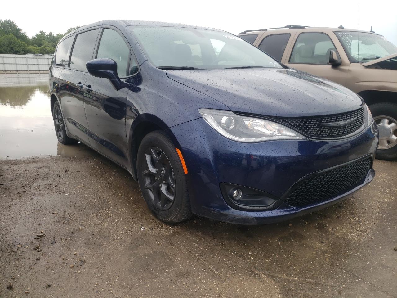 CHRYSLER PACIFICA T 2020 with VIN 2C4RC1FG9LR110449 - Photo from auction
