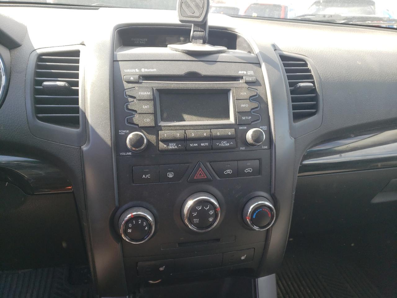 Photo 9 from auction – 2012 KIA SORENTO BA with VIN 5XYKTCA64CG215352