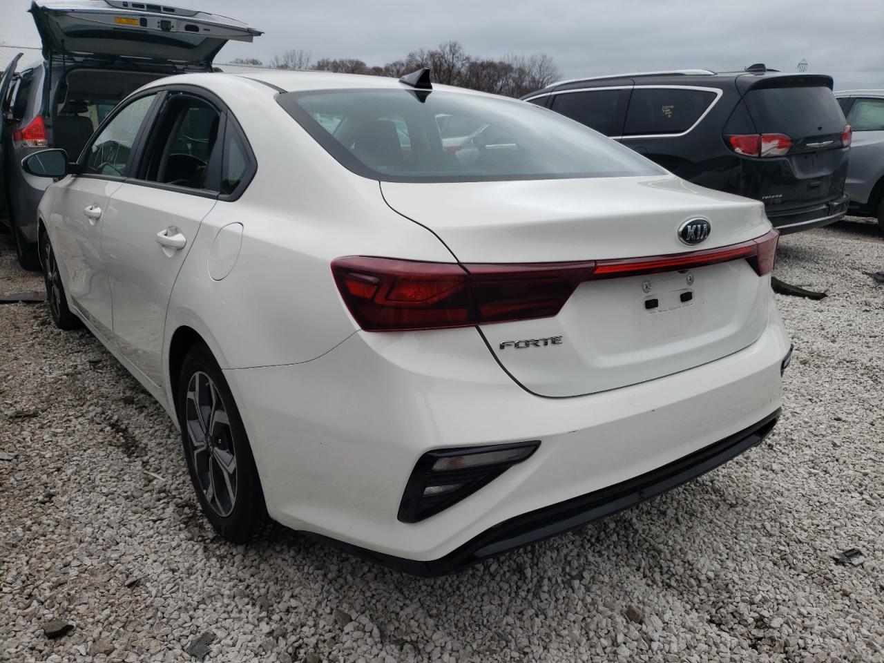 Photo 3 from auction – 2021 KIA FORTE FE with VIN 3KPF24AD3ME266316