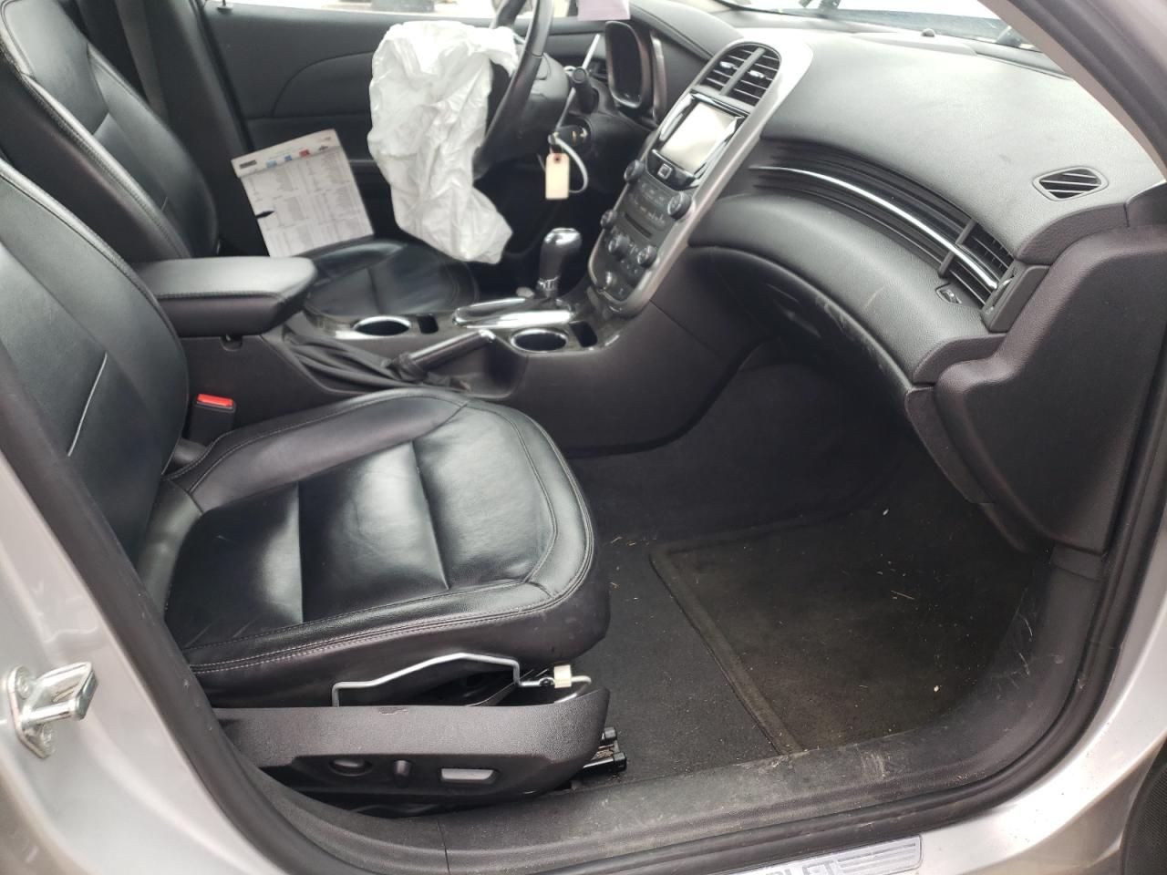 Photo 5 from auction – 2016 CHEVROLET MALIBU LIM with VIN 1G11E5SA3GF139838