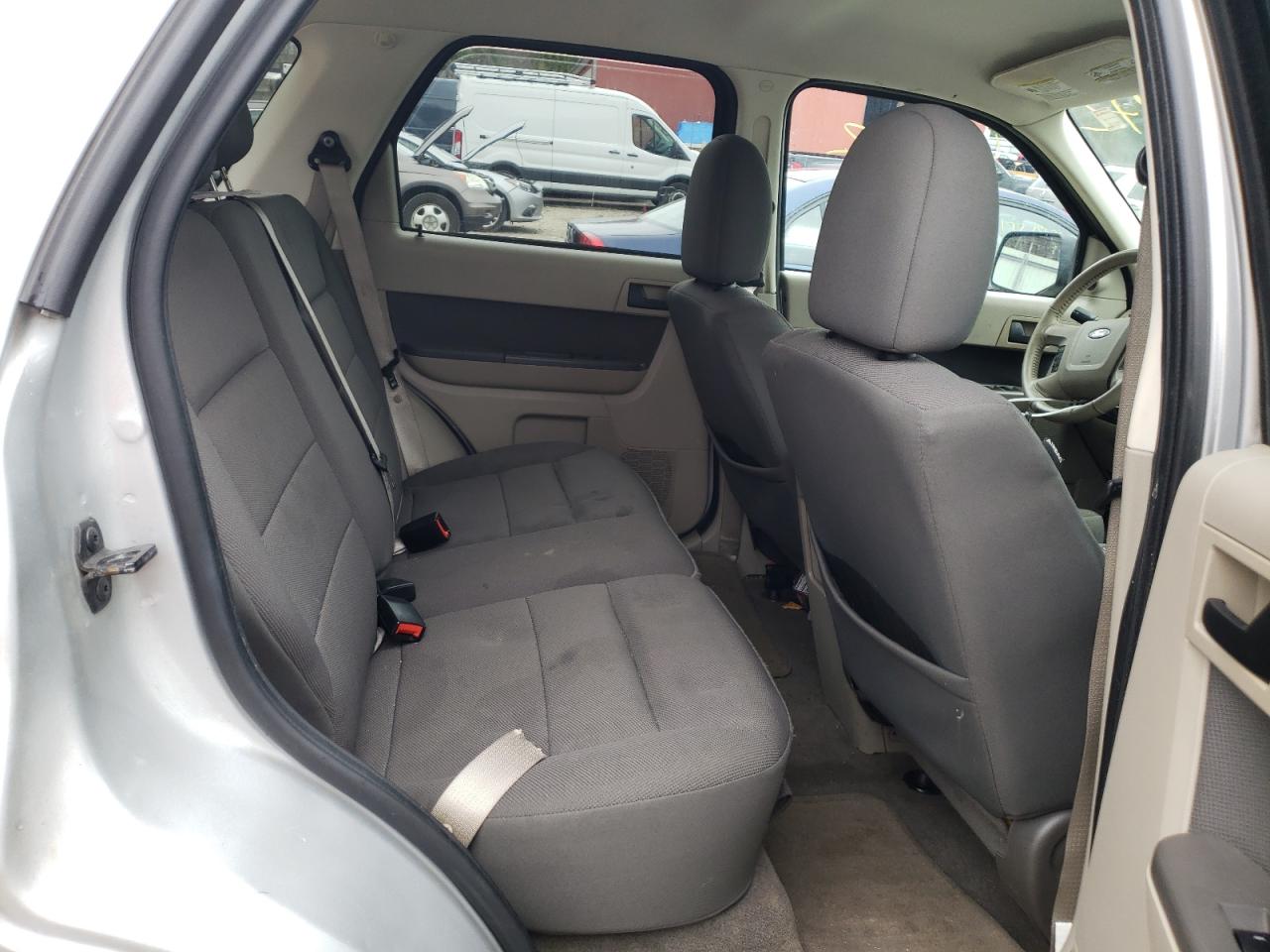 Photo 6 from auction – 2009 FORD ESCAPE XLT with VIN 1FMCU93G89KC50470