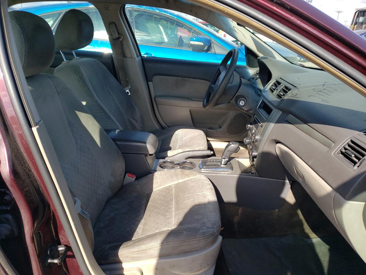 Photo 5 from auction – 2011 FORD FUSION S with VIN 3FAHP0GA1BR219457
