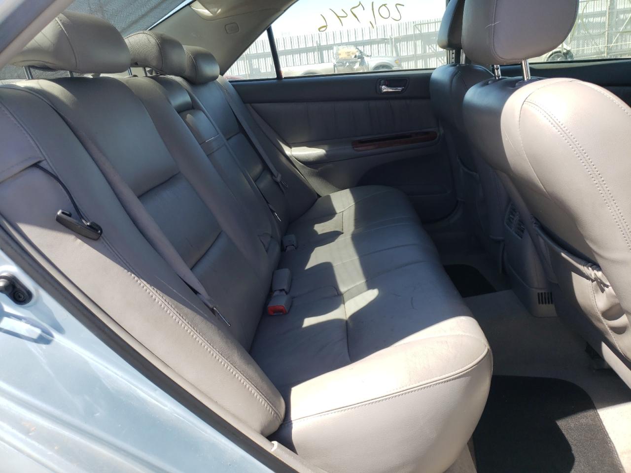 Photo 6 from auction – 2005 TOYOTA CAMRY LE with VIN 4T1BF30K25U612691