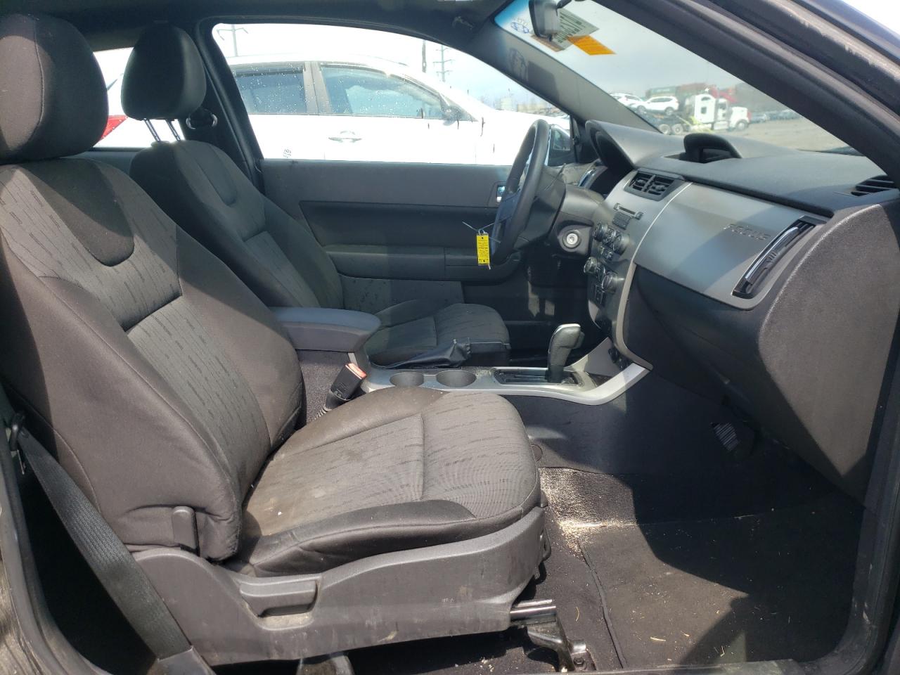 Photo 5 from auction – 2008 FORD FOCUS SE with VIN 1FAHP33N48W121667
