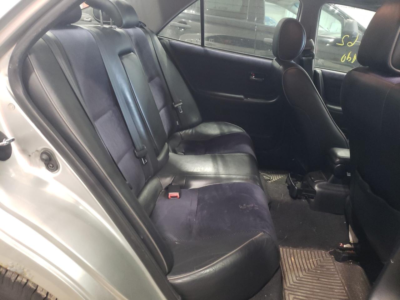 Photo 6 from auction – 2002 LEXUS IS 300 with VIN JTHBD192020042869