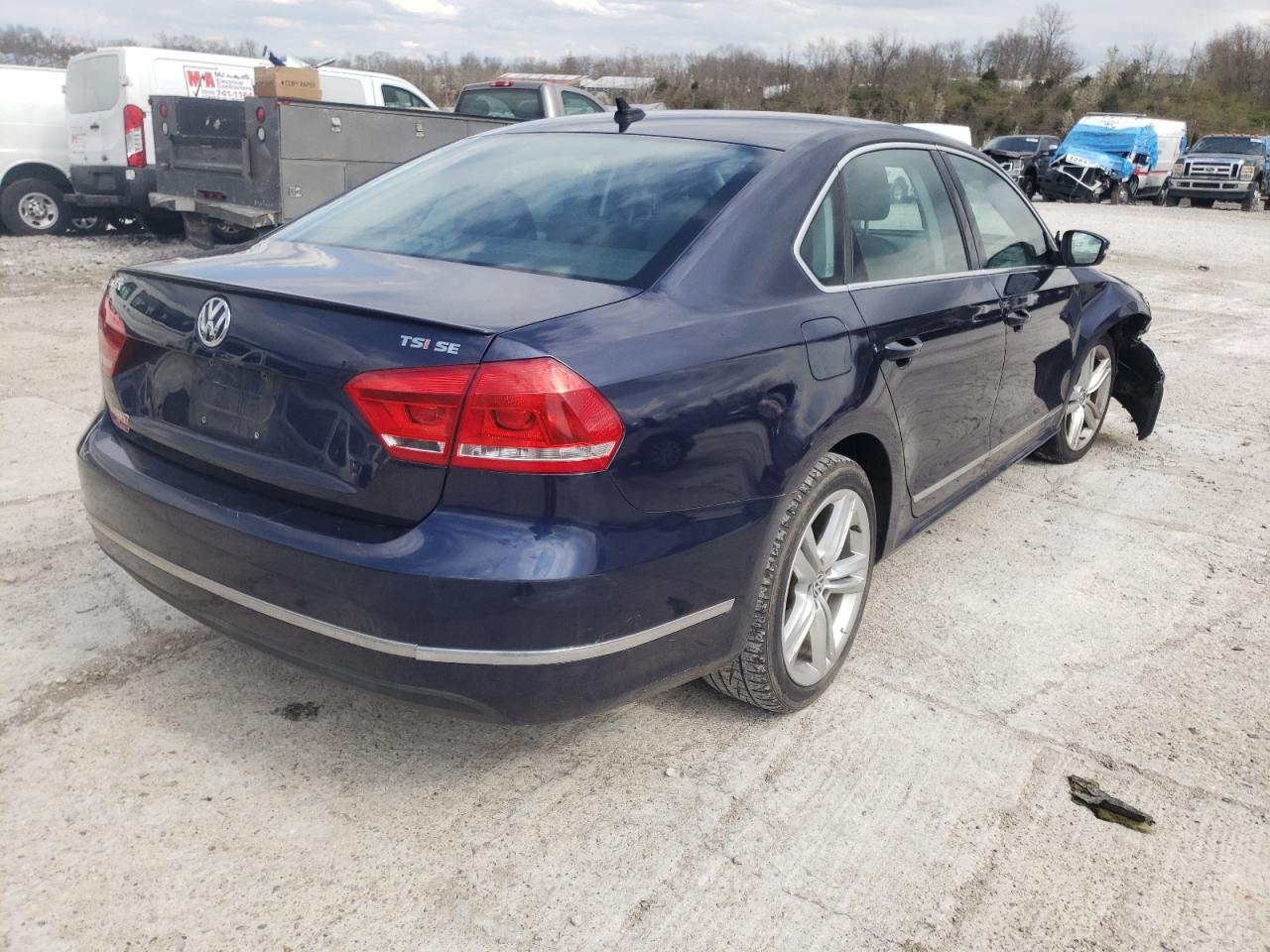 Photo 4 from auction – 2015 VOLKSWAGEN PASSAT SE with VIN 1VWBS7A36FC021217