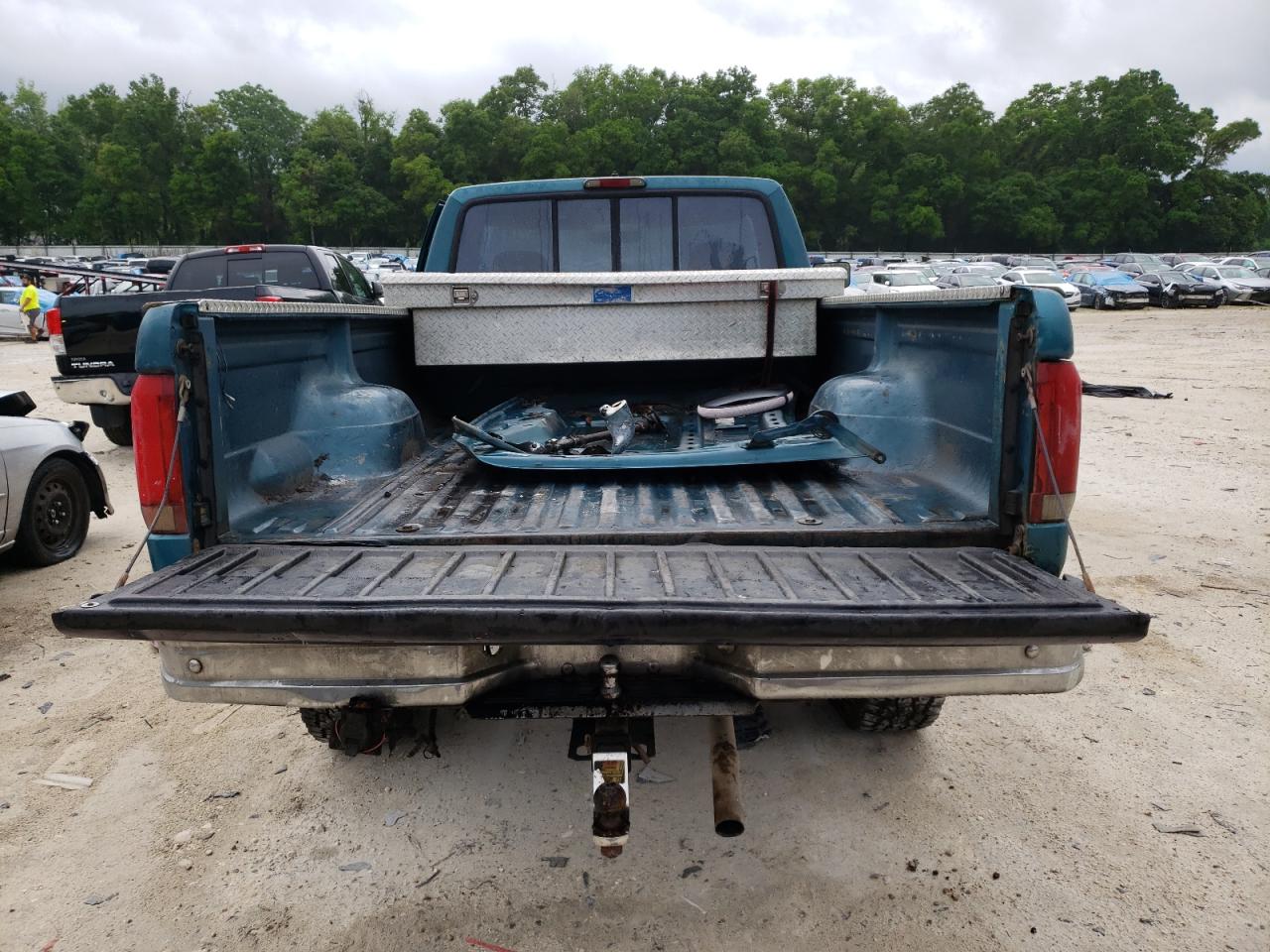 Photo 6 from auction – 1995 FORD F250 with VIN 2FTHF26H0SCA76937