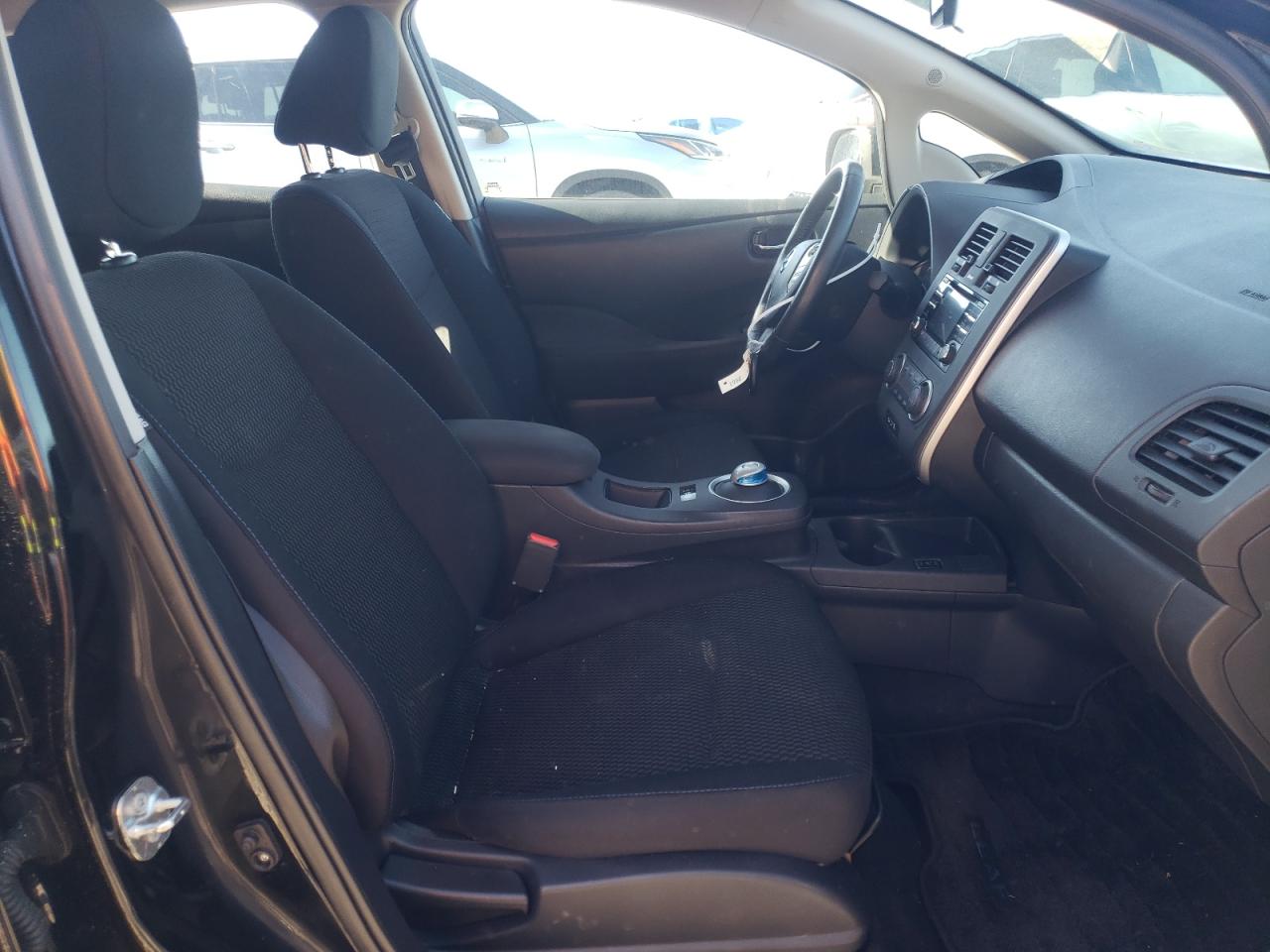 Photo 5 from auction – 2015 NISSAN LEAF S with VIN 1N4AZ0CP8FC327844