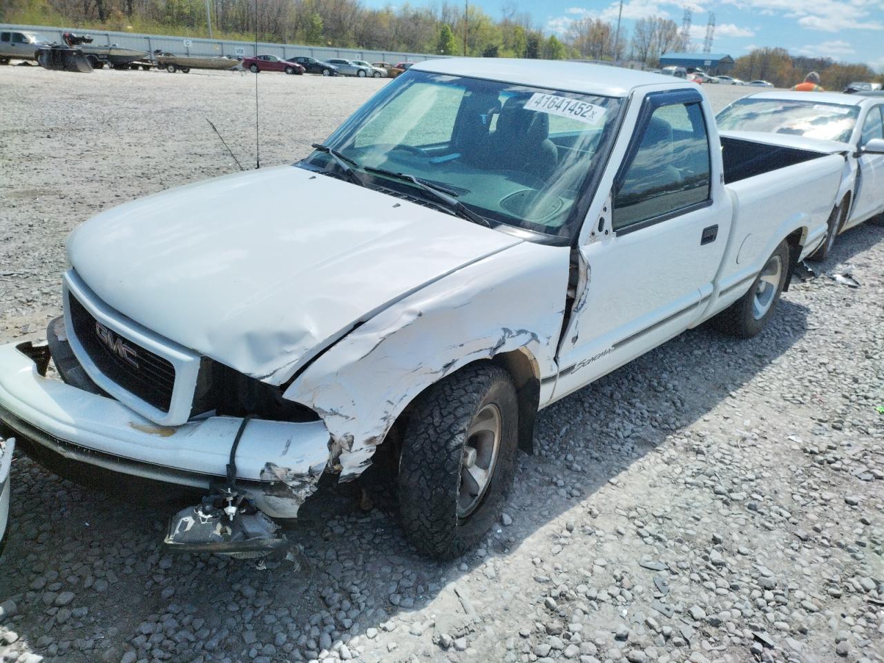 Photo 2 from auction – 1998 GMC SONOMA with VIN 1GTCS14X2W8504855