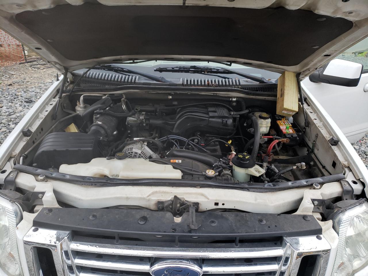Photo 7 from auction – 2007 FORD EXPLORER E with VIN 1FMEU64E37UB23003
