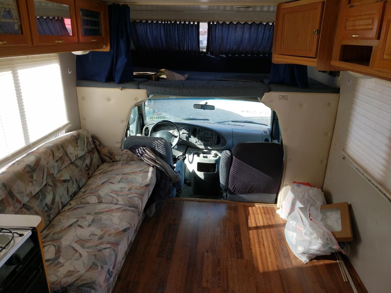 Photo 5 from auction – 2000 FORD ECONOLINE with VIN 1FDXE45S0YHA89174