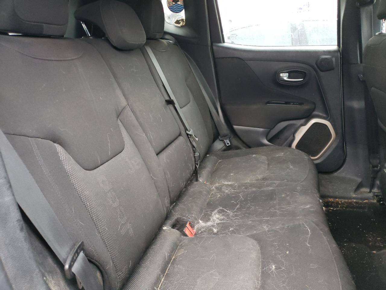 Photo 6 from auction – 2015 JEEP RENEGADE L with VIN ZACCJBBT1FPC19971
