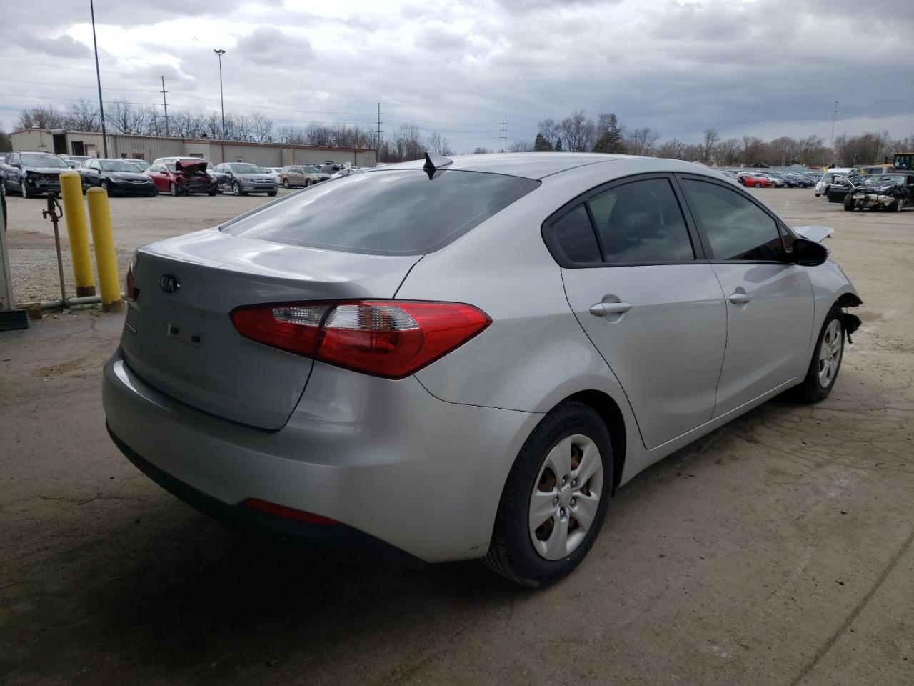 Photo 4 from auction – 2015 KIA FORTE LX with VIN KNAFX4A6XF5435987