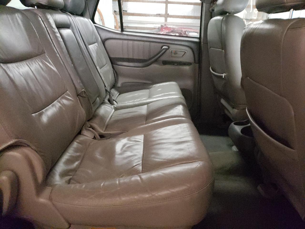 Photo 6 from auction – 2002 TOYOTA SEQUOIA LI with VIN 5TDBT48A22S070653