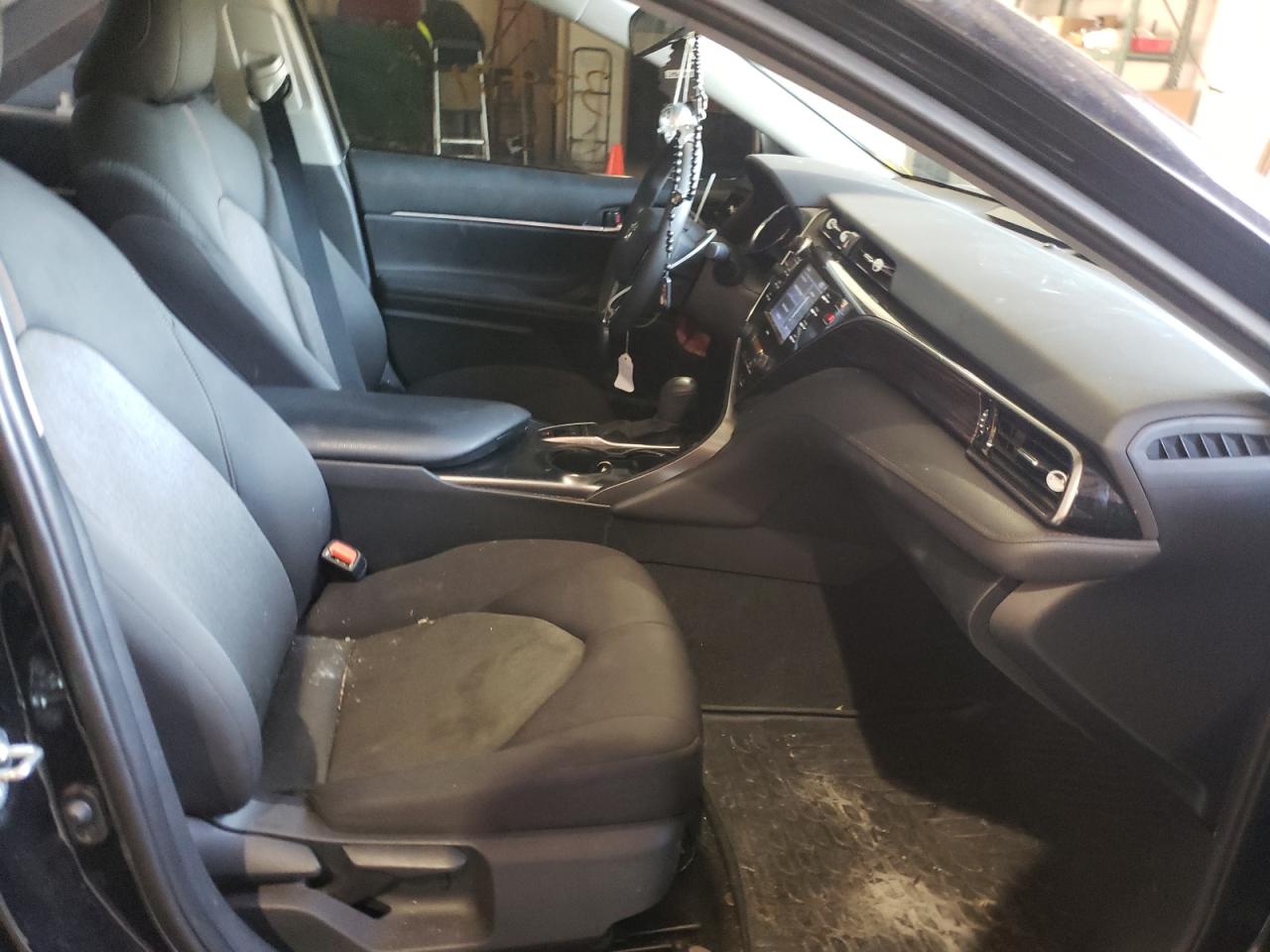 Photo 5 from auction – 2020 TOYOTA CAMRY LE with VIN 4T1C31AK9LU523701