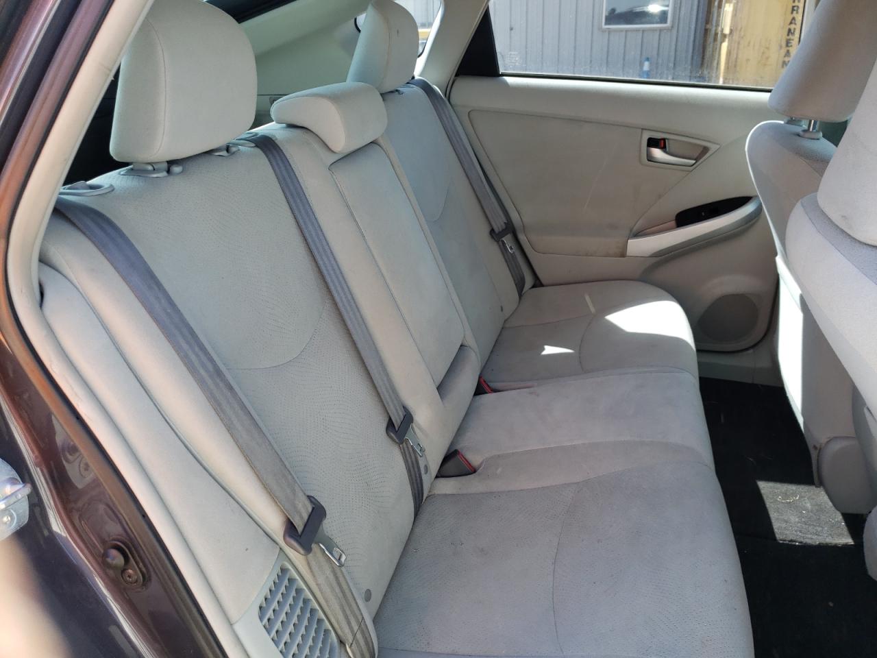 Photo 6 from auction – 2014 TOYOTA PRIUS with VIN JTDKN3DU4E0374322