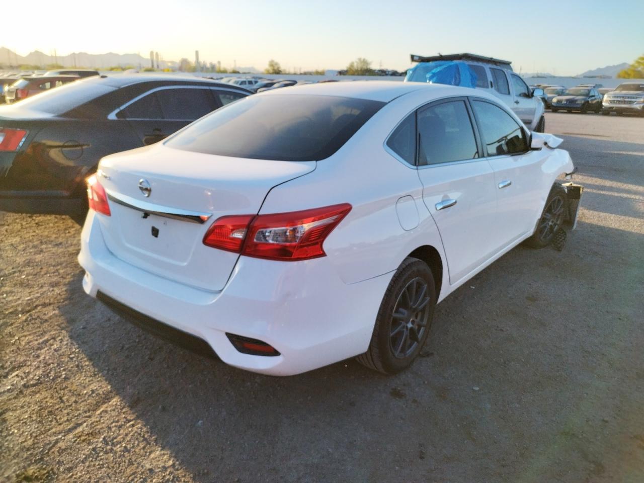 Photo 4 from auction – 2016 NISSAN SENTRA with VIN 3N1AB7AP6GY320820