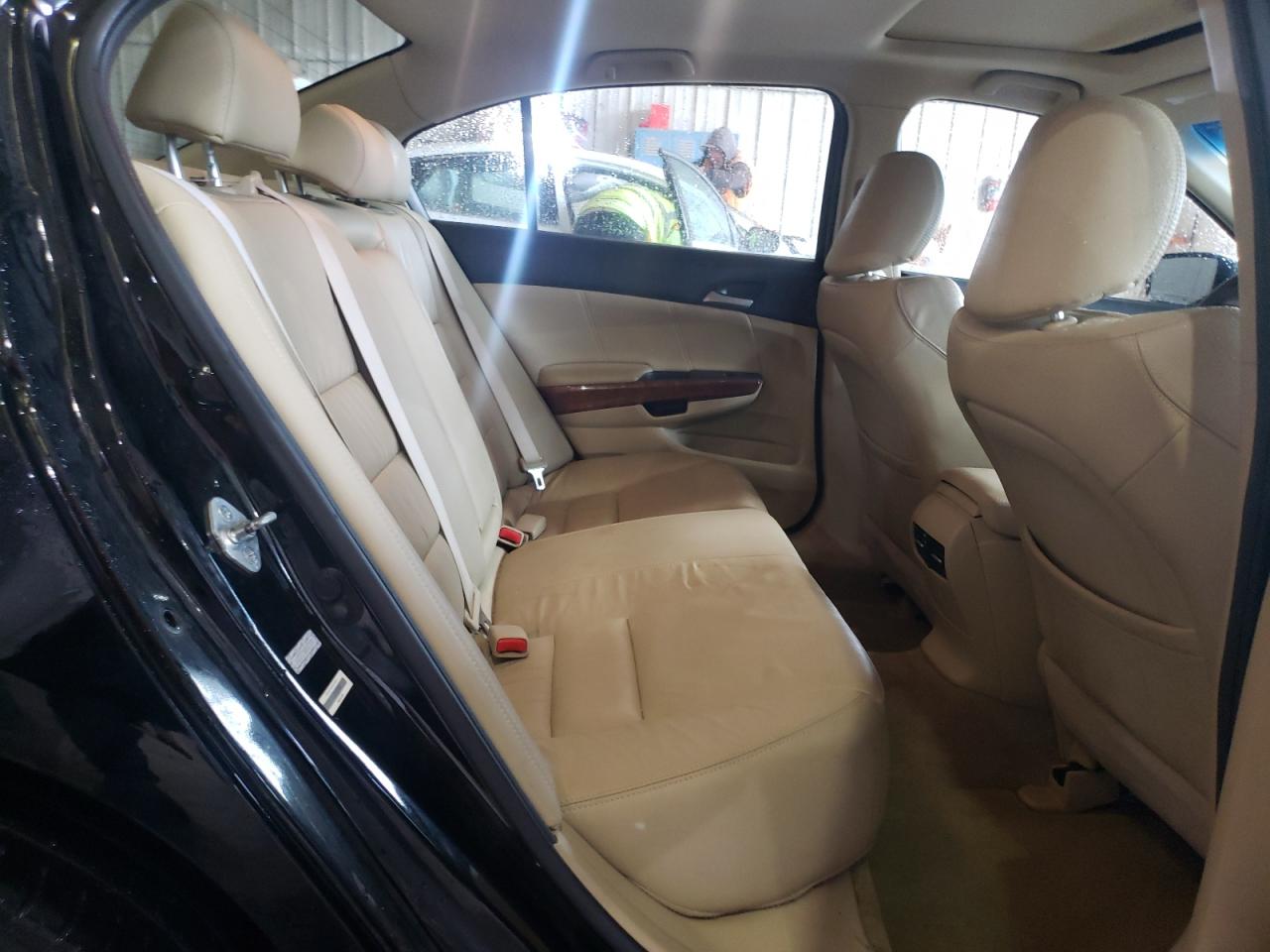 Photo 6 from auction – 2011 HONDA ACCORD EXL with VIN 1HGCP3F88BA025928