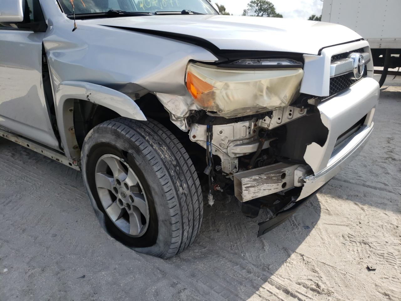 Photo 9 from auction – 2010 TOYOTA 4RUNNER SR with VIN JTEBU5JR7A5030099