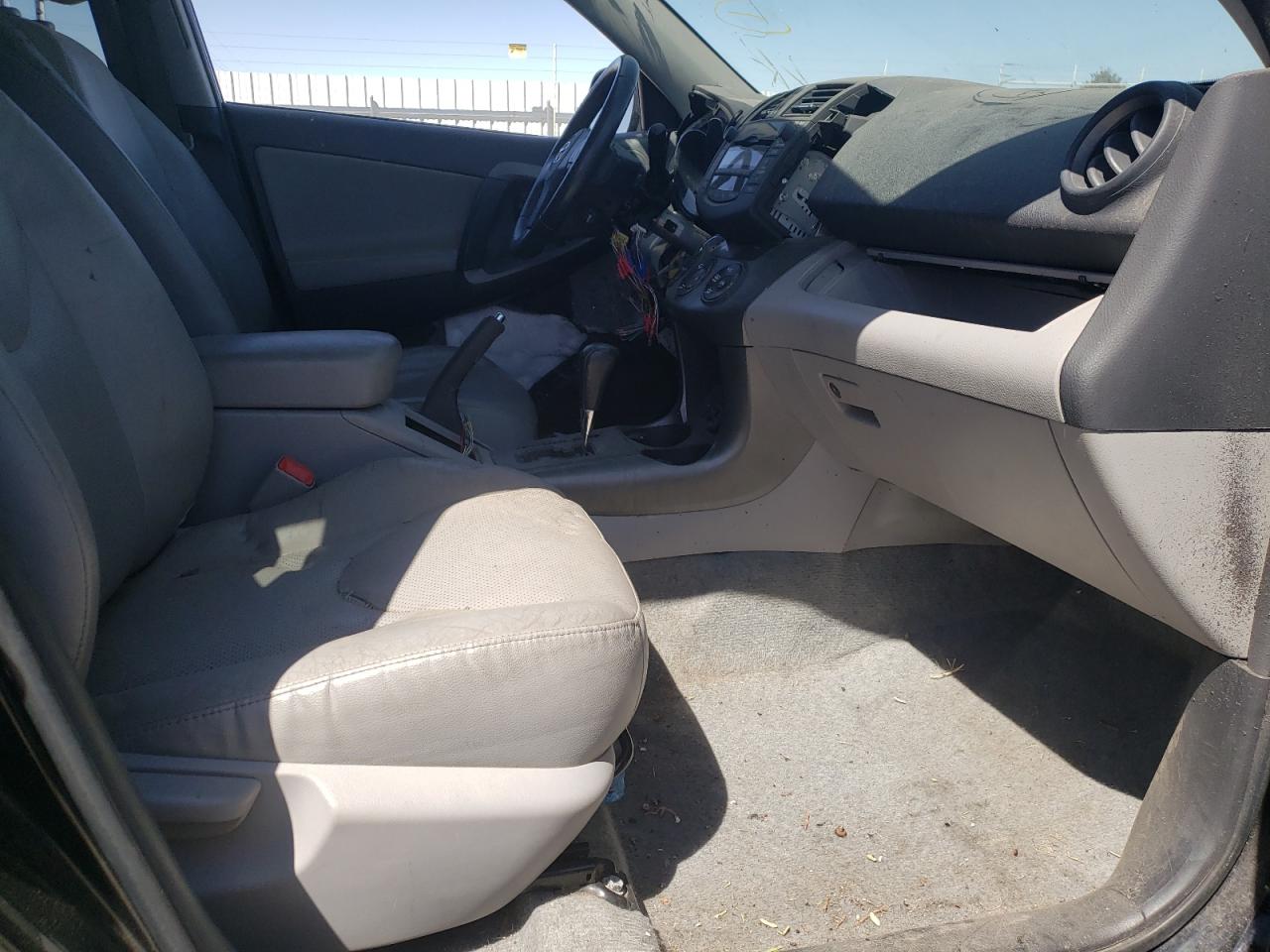 Photo 5 from auction – 2011 TOYOTA RAV4 LIMIT with VIN 2T3DK4DV9BW044425
