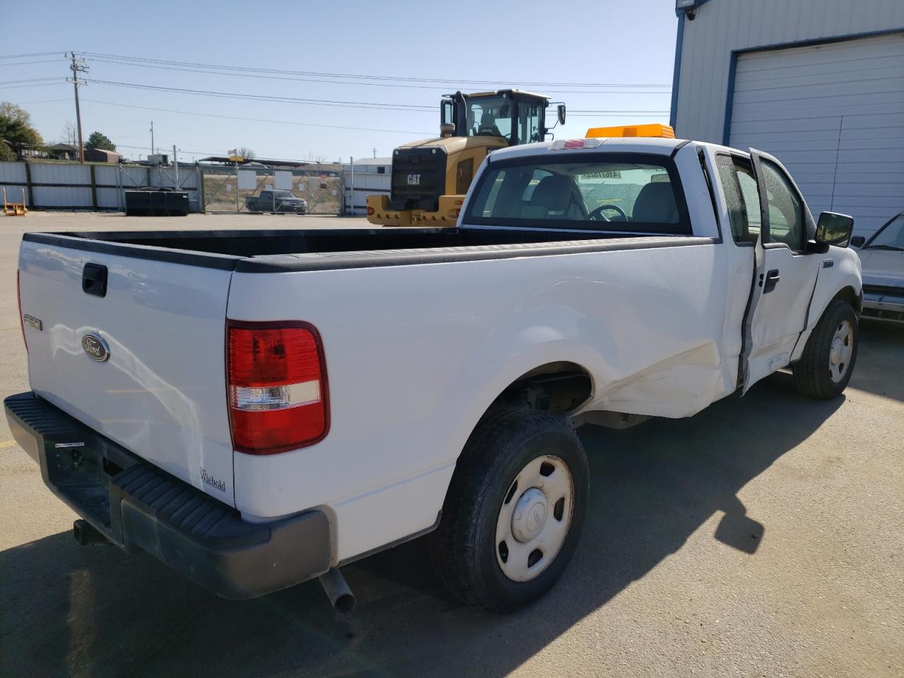 Photo 4 from auction – 2005 FORD F150 with VIN 1FTRF12WX5NB60250