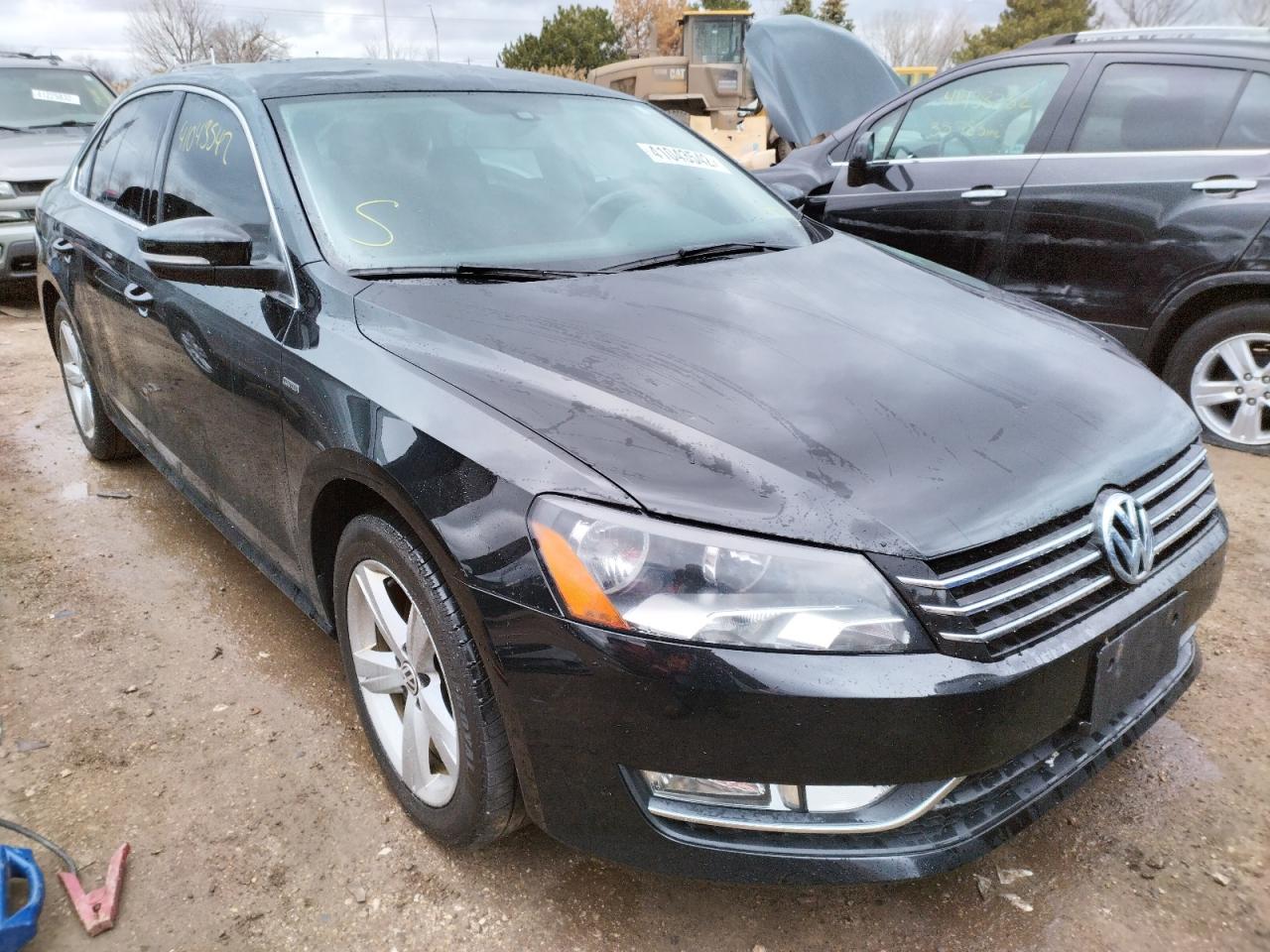 VOLKSWAGEN PASSAT S 2015 with VIN 1VWAS7A33FC105569 - Photo from auction