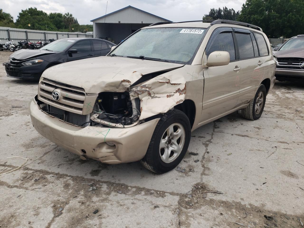 Photo 2 from auction – 2004 TOYOTA HIGHLANDER with VIN JTEGD21A340096892