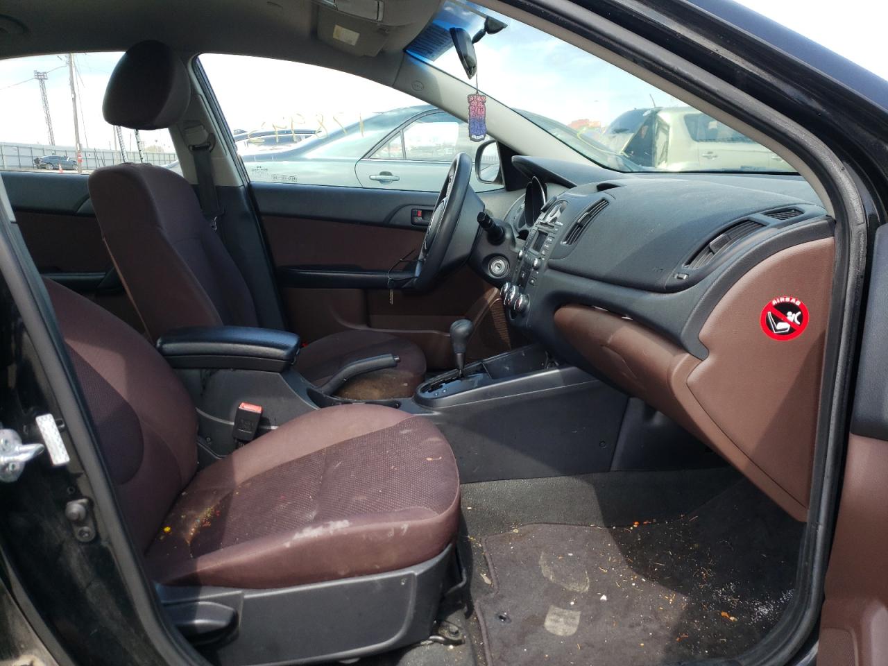 Photo 5 from auction – 2010 KIA FORTE EX with VIN KNAFU4A2XA5302144