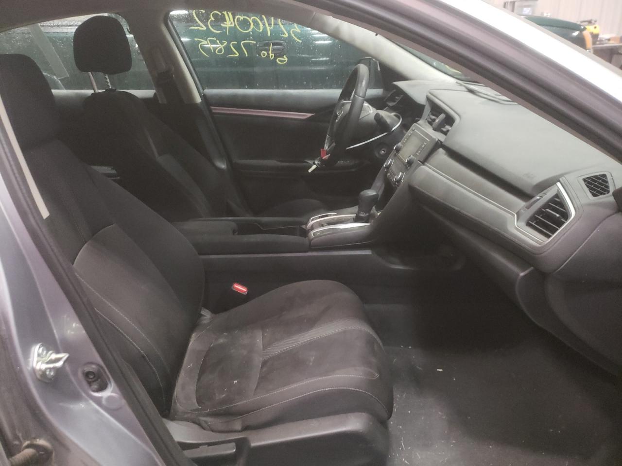 Photo 5 from auction – 2016 HONDA CIVIC LX with VIN 19XFC2F58GE068399