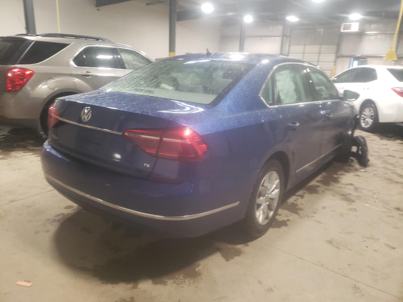 Photo 4 from auction – 2017 VOLKSWAGEN PASSAT S with VIN 1VWAT7A34HC010602