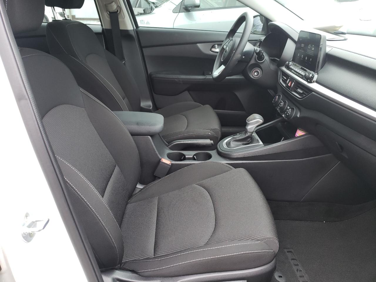 Photo 5 from auction – 2021 KIA FORTE FE with VIN 3KPF24AD1ME332328
