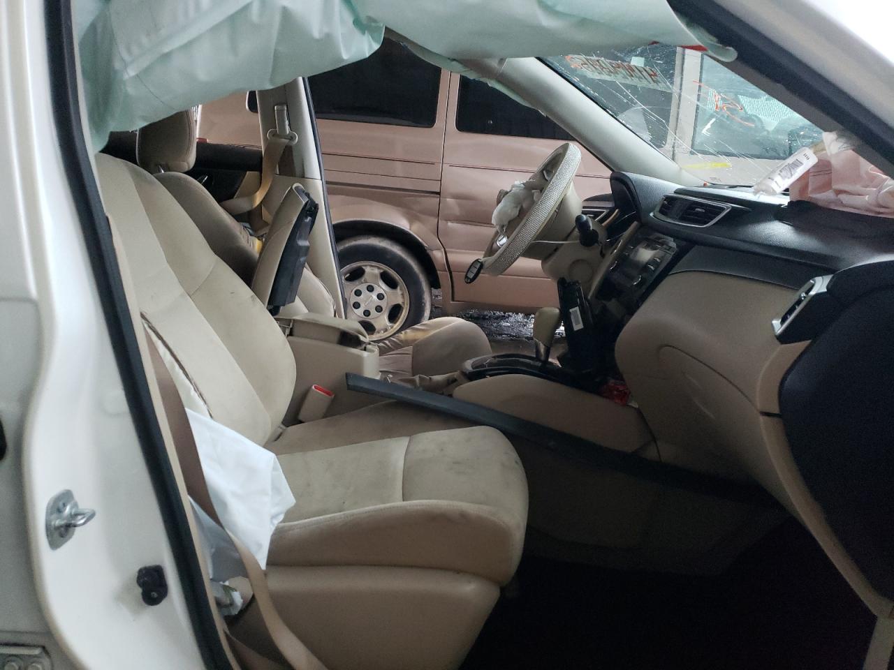 Photo 5 from auction – 2015 NISSAN ROGUE S with VIN KNMAT2MT2FP564700