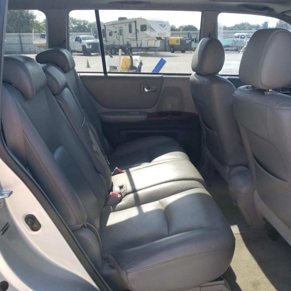 Photo 6 from auction – 2005 TOYOTA HIGHLANDER with VIN JTEDP21A850056805