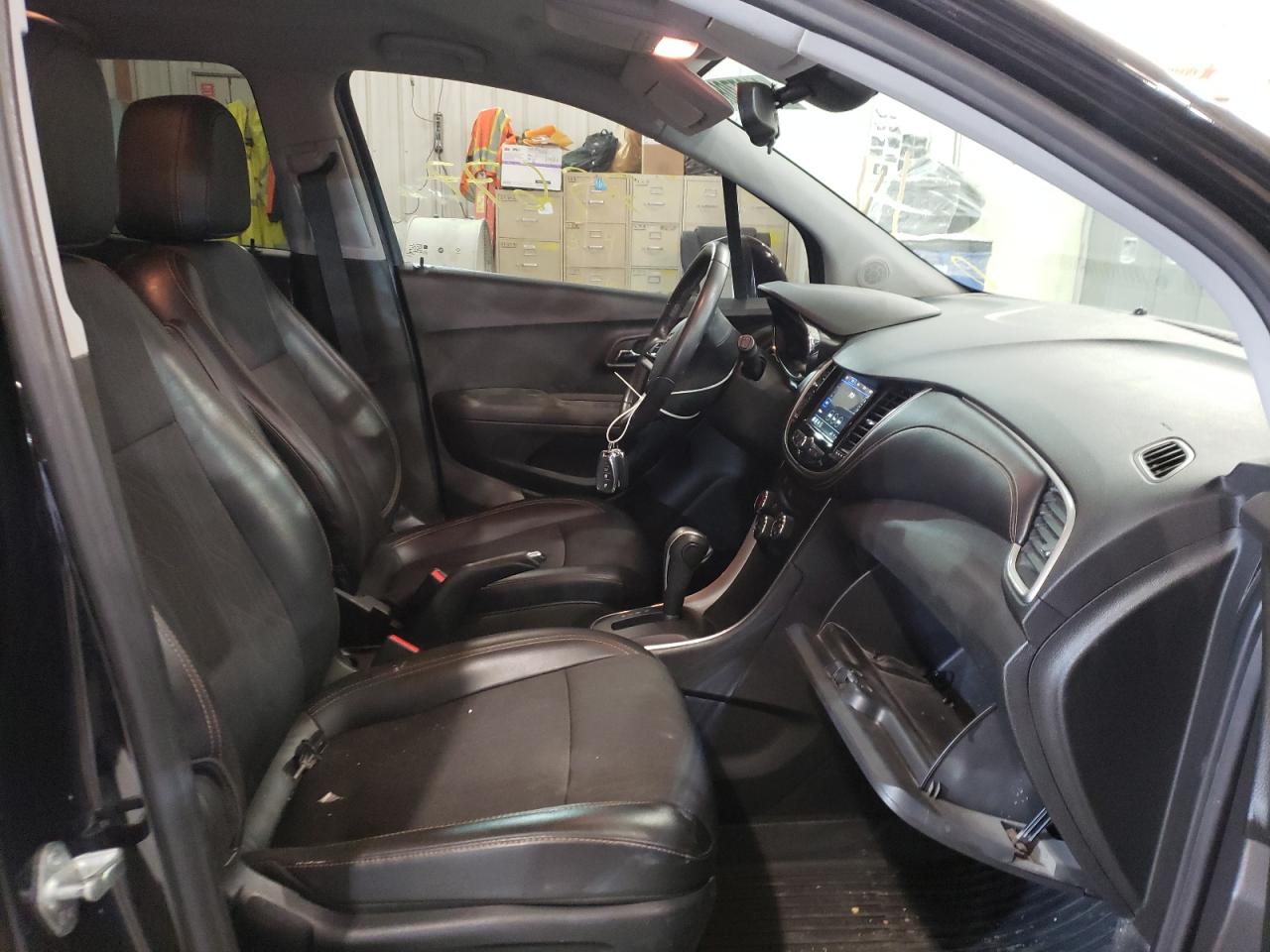 Photo 5 from auction – 2019 CHEVROLET TRAX 1LT with VIN 3GNCJLSB2KL206749