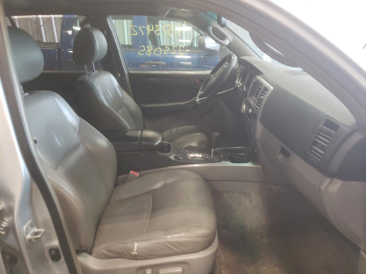 Photo 5 from auction – 2005 TOYOTA 4RUNNER LI with VIN JTEBT17R650050172