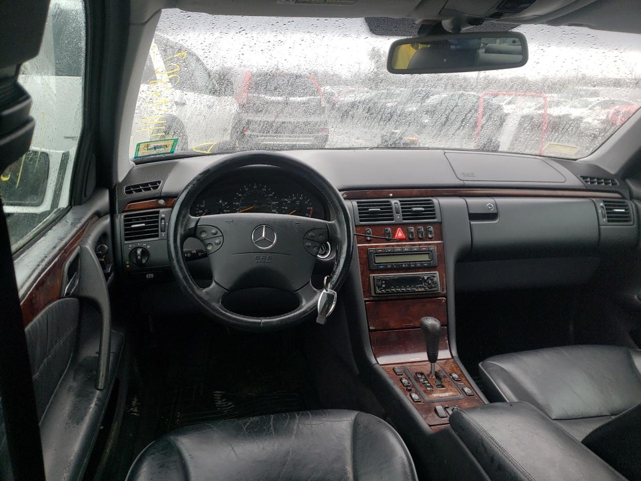 Photo 9 from auction – 2000 MERCEDES-BENZ E 320 with VIN WDBJF65J8YB112843