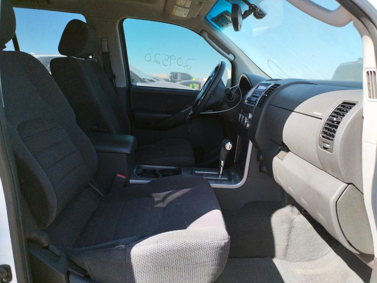 Photo 5 from auction – 2005 NISSAN PATHFINDER with VIN 5N1AR18U35C788894